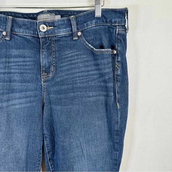 Torrid Boyfriend Straight Vintage  Stretch Mid-Rise Jean - Picture 5 of 14
